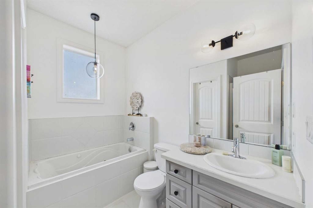 6 Vantage Crescent, Olds, AB