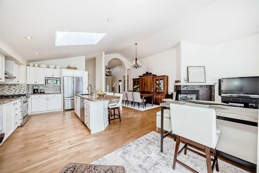 243 Mt Assiniboine Circle Se, Calgary, AB - Indoor