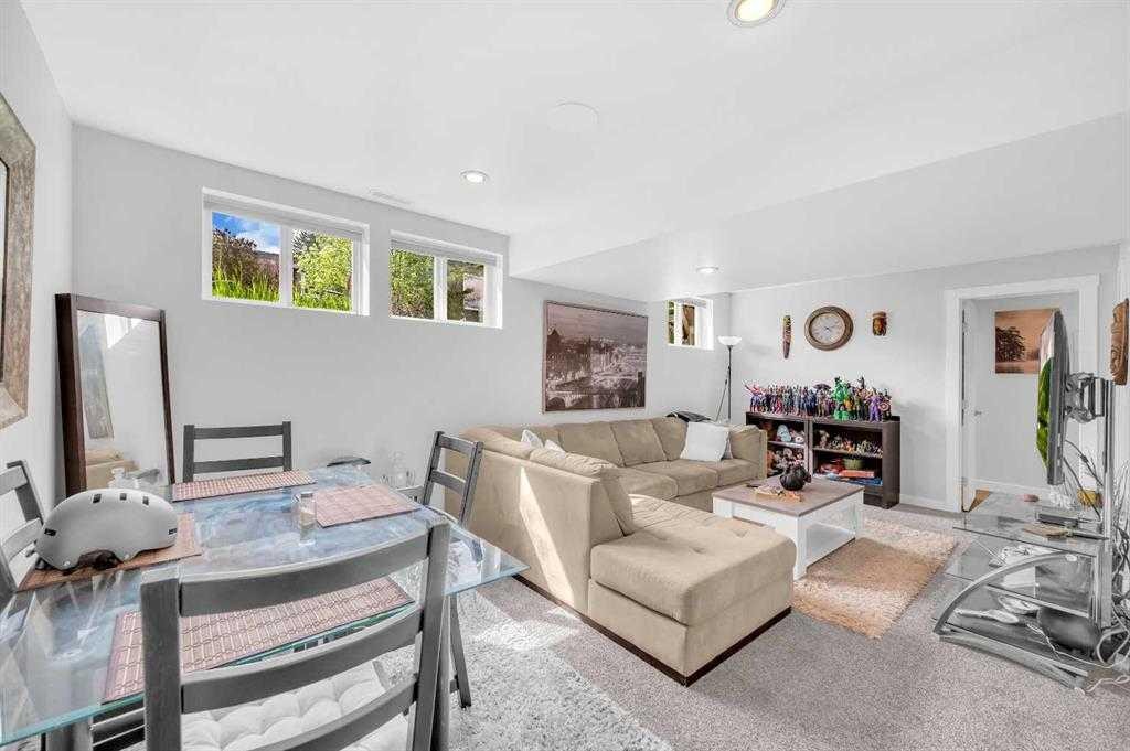 3143 45 Street Sw, Calgary, AB