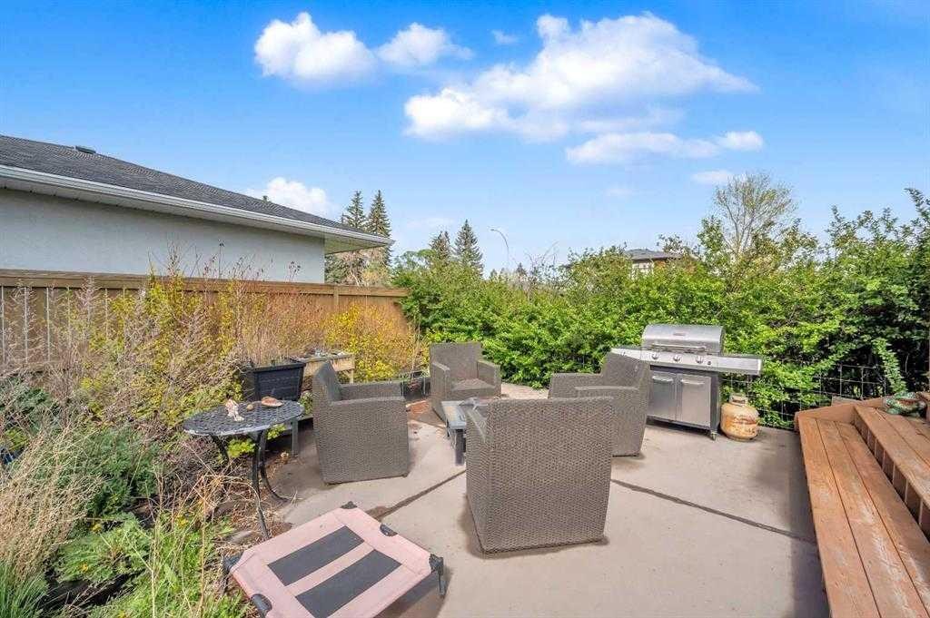 3143 45 Street Sw, Calgary, AB