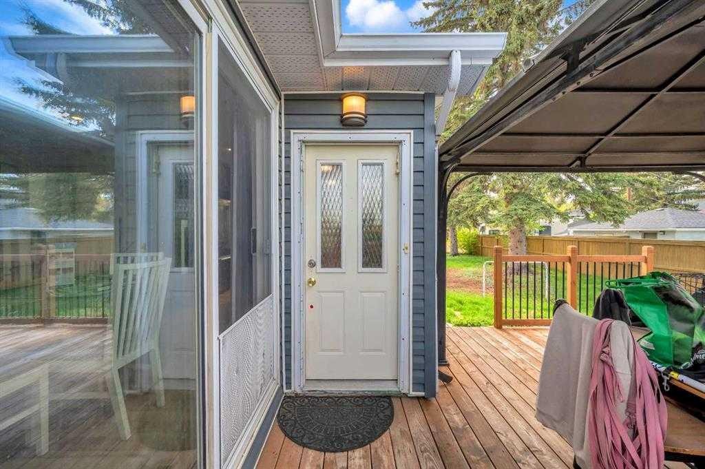 3143 45 Street Sw, Calgary, AB