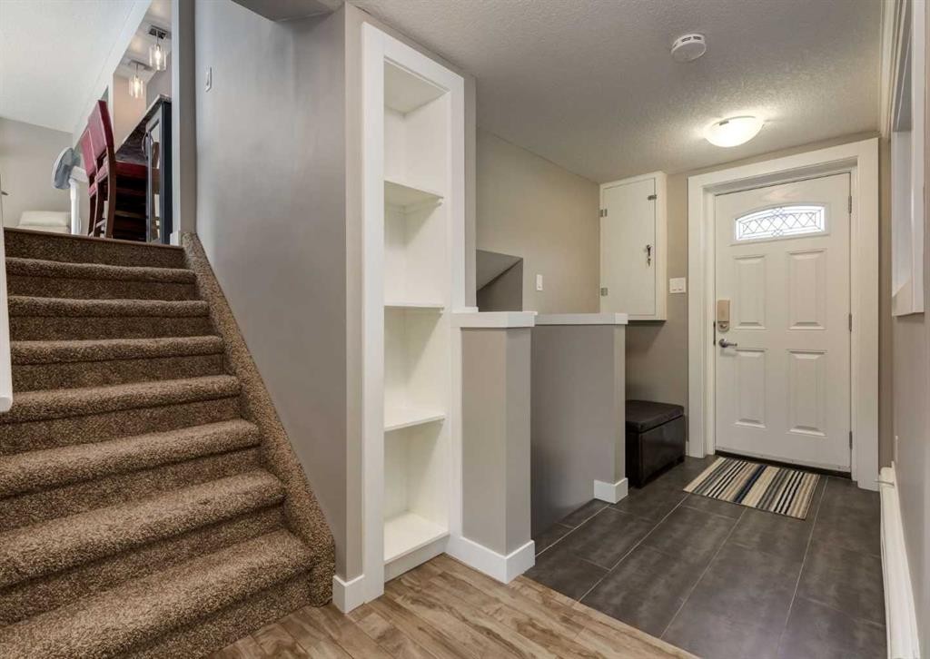 84 Fullerton Road Se, Calgary, AB - Indoor Photo Showing Other Room
