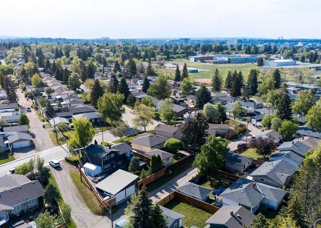 84 Fullerton Road Se, Calgary, AB - Outdoor With View