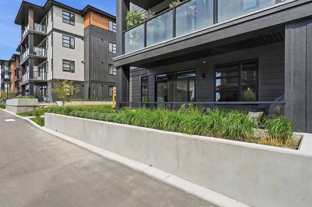 2103-55 Lucas Way Nw, Calgary, AB - Outdoor
