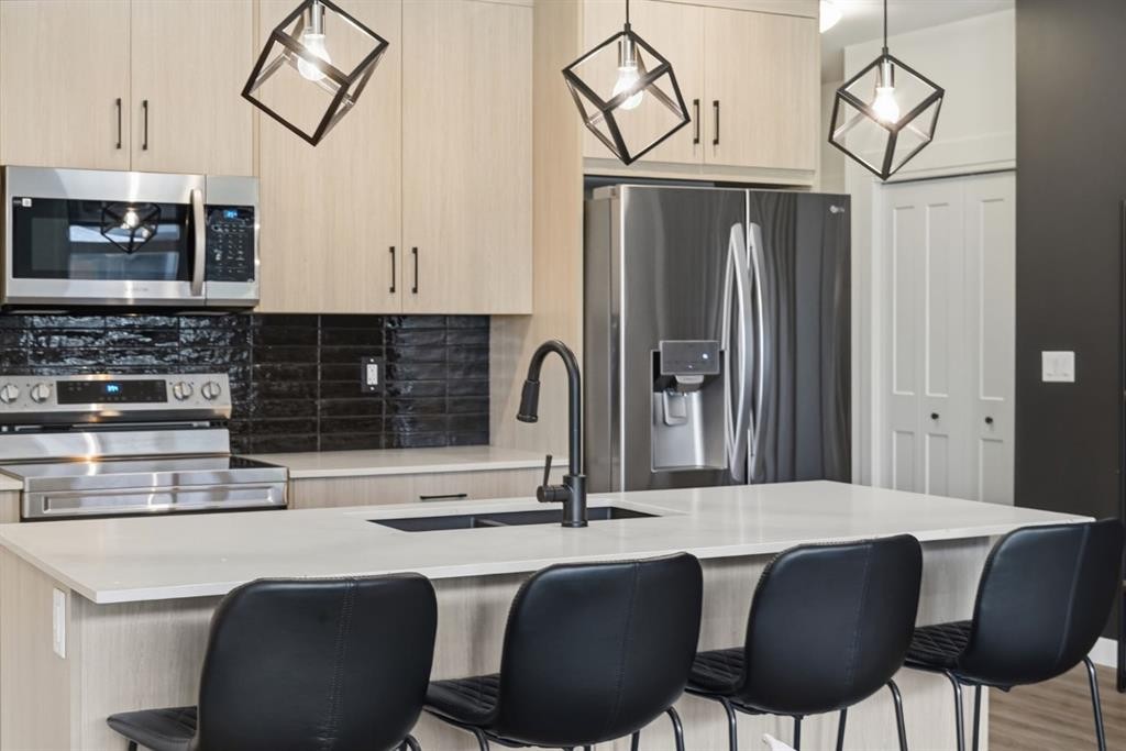 2103-55 Lucas Way Nw, Calgary, AB - Indoor