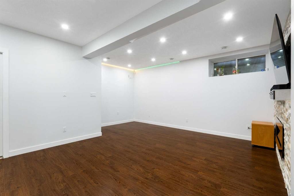 280 Cornerstone Passage Ne, Calgary, AB - Indoor Photo Showing Other Room