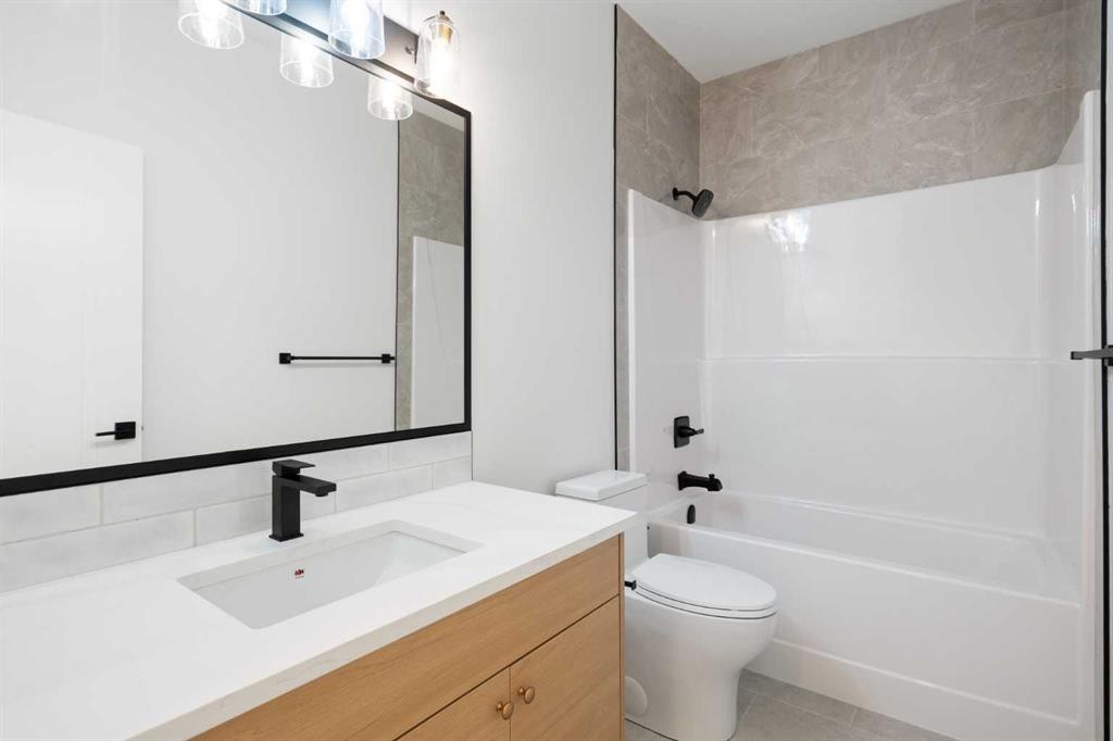 267 Muirfield Crescent, Lyalta, AB - Indoor Photo Showing Bathroom