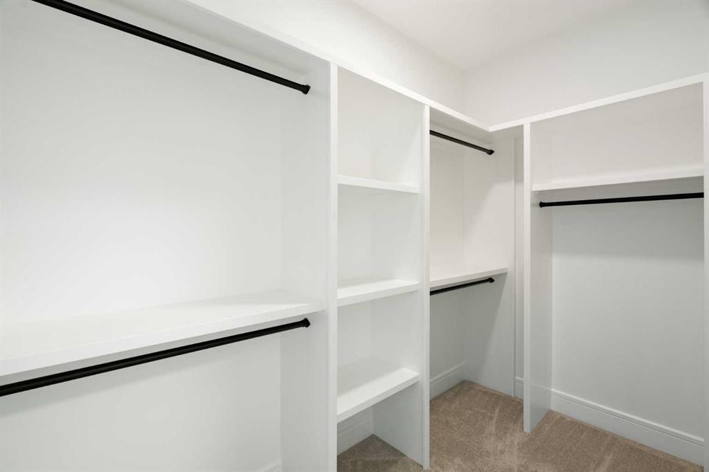 267 Muirfield Crescent, Lyalta, AB - Indoor With Storage