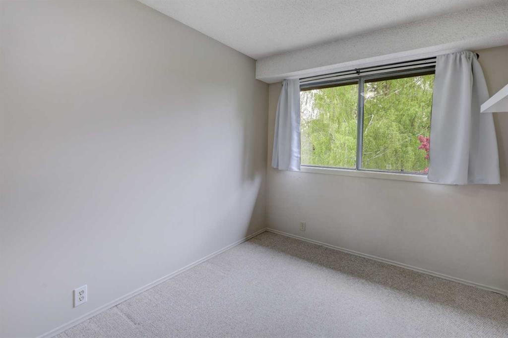 82 Point Drive Nw, Calgary, AB - Indoor