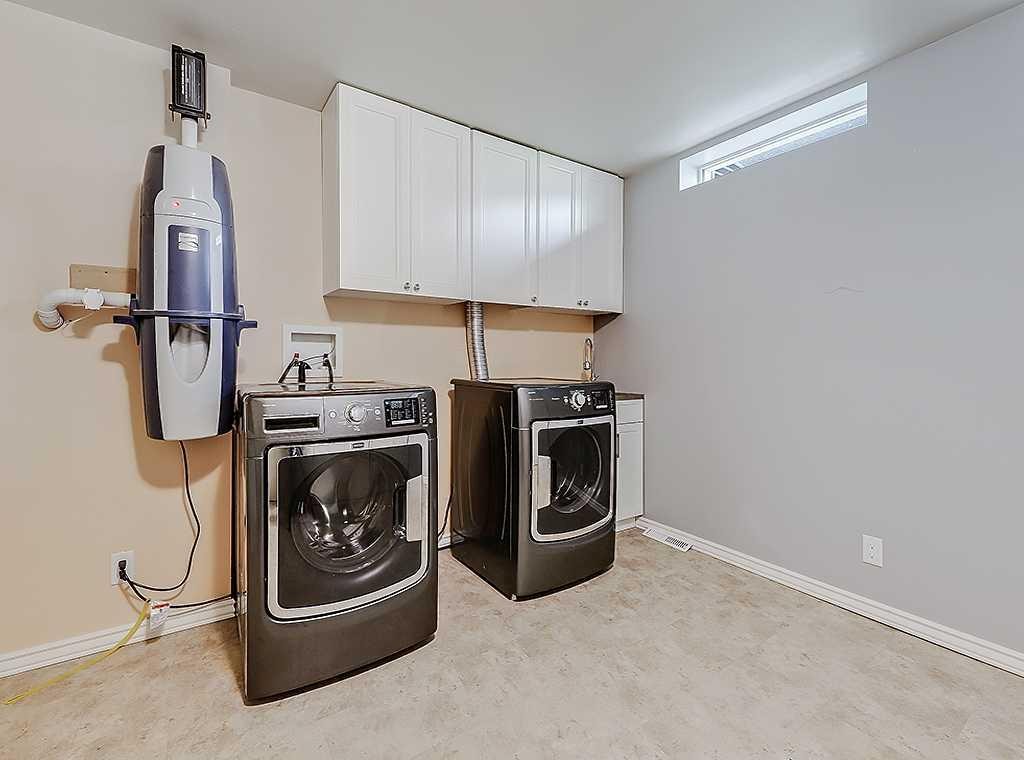907 Kerfoot Crescent Sw, Calgary, AB - Indoor Photo Showing Laundry Room