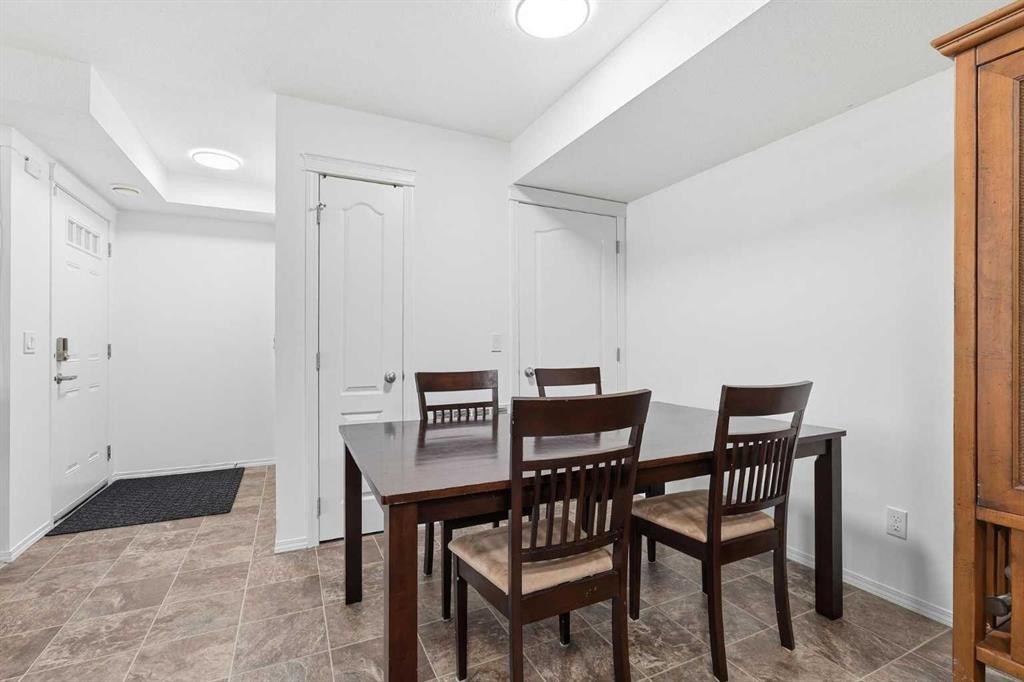 400-8 Bayside Place, Strathmore, AB - Indoor Photo Showing Dining Room
