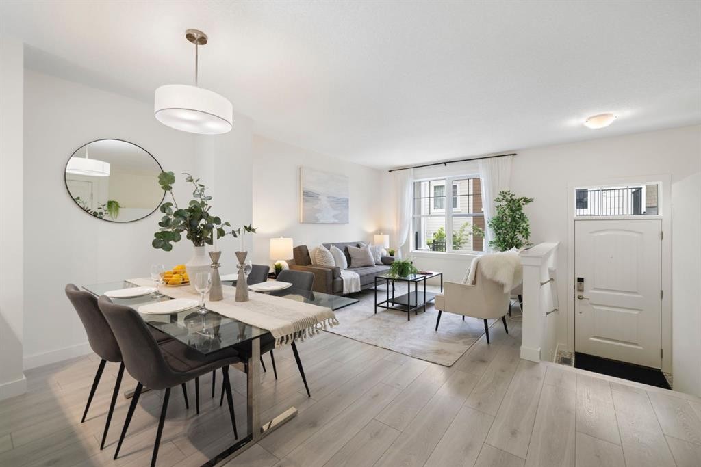 812 Cranbrook Walk Se, Calgary, AB - Indoor
