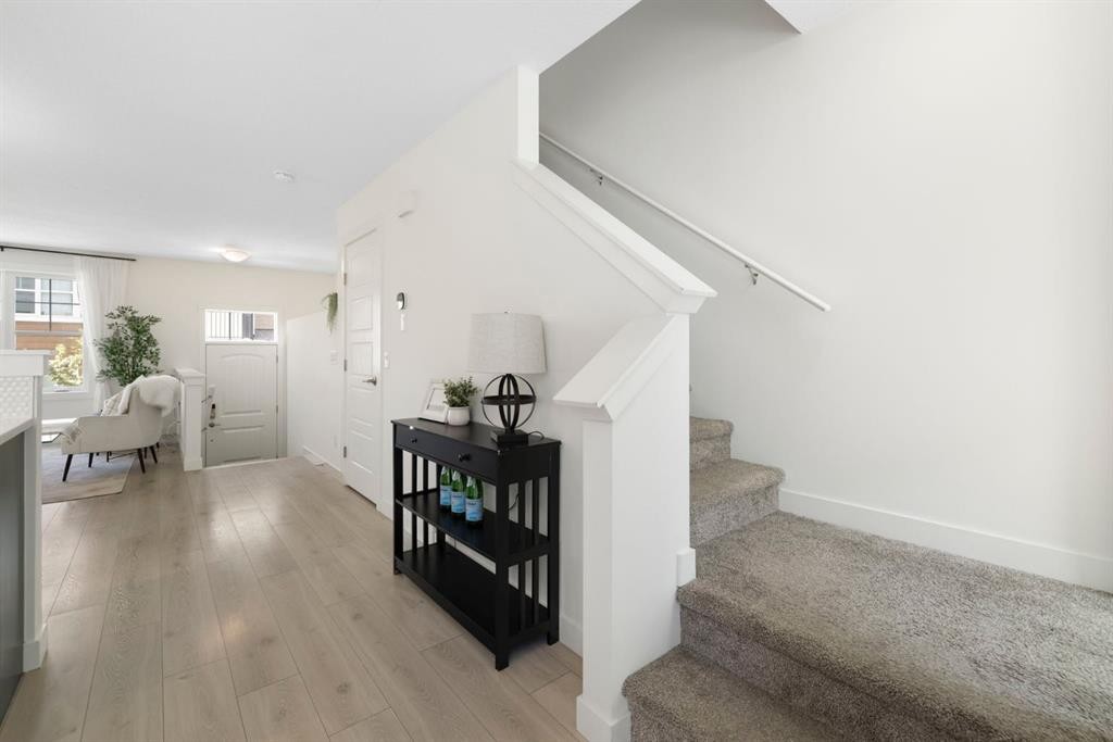 812 Cranbrook Walk Se, Calgary, AB - Indoor Photo Showing Other Room