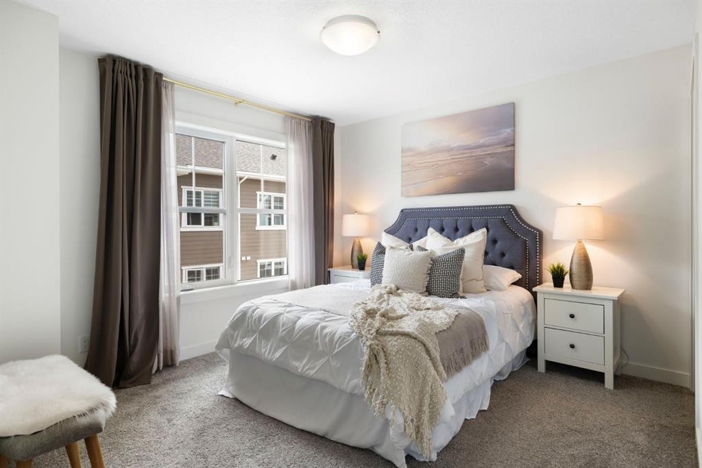 812 Cranbrook Walk Se, Calgary, AB - Indoor Photo Showing Bedroom