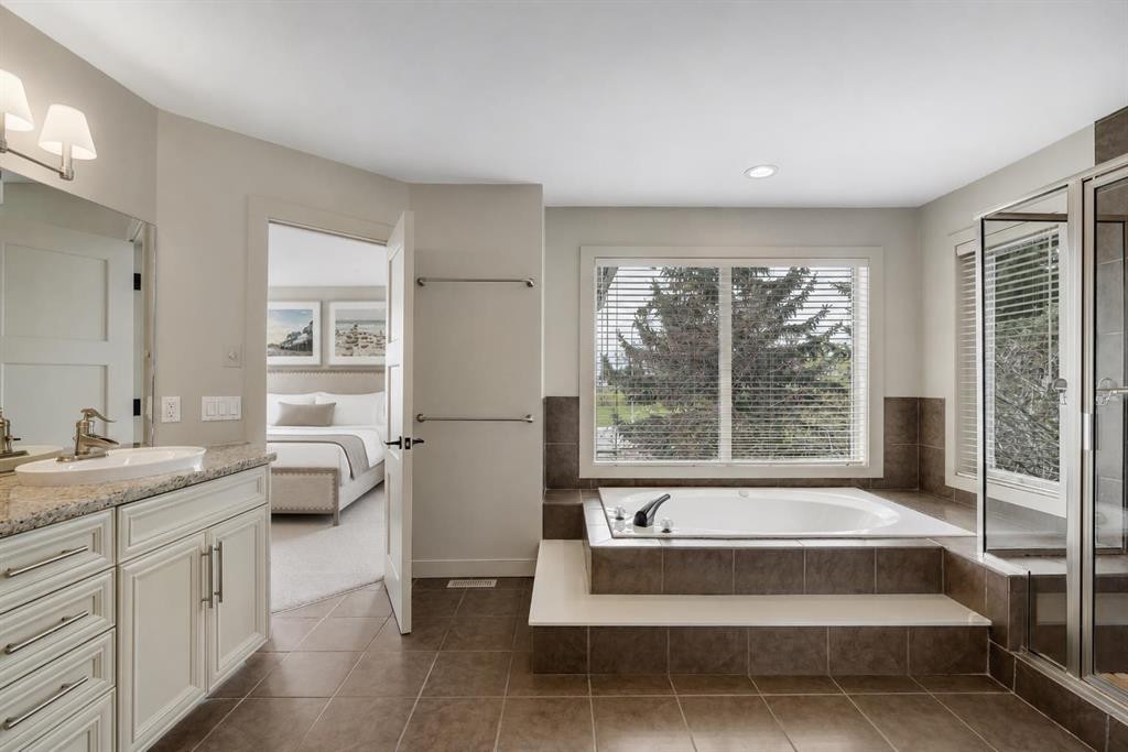 19 Coach Gate Way Sw, Calgary, AB - Indoor Photo Showing Bathroom