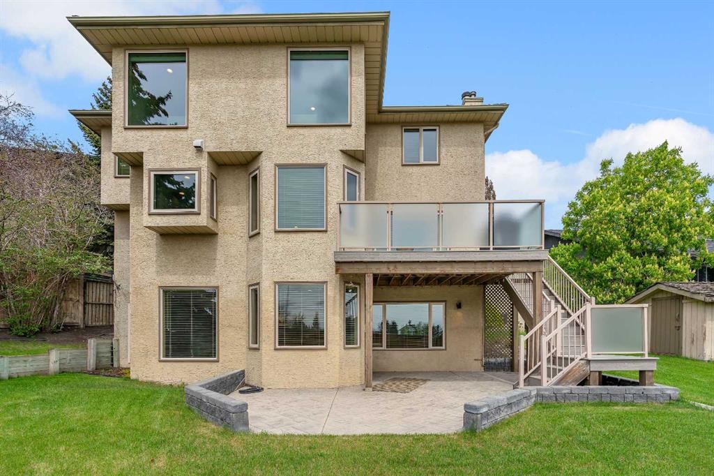 19 Coach Gate Way Sw, Calgary, AB - Outdoor With Balcony