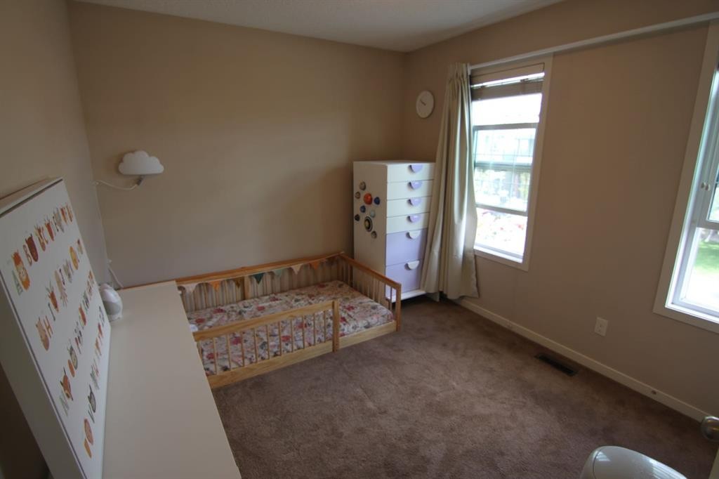 2064 New Brighton Grove Se, Calgary, AB - Indoor Photo Showing Other Room