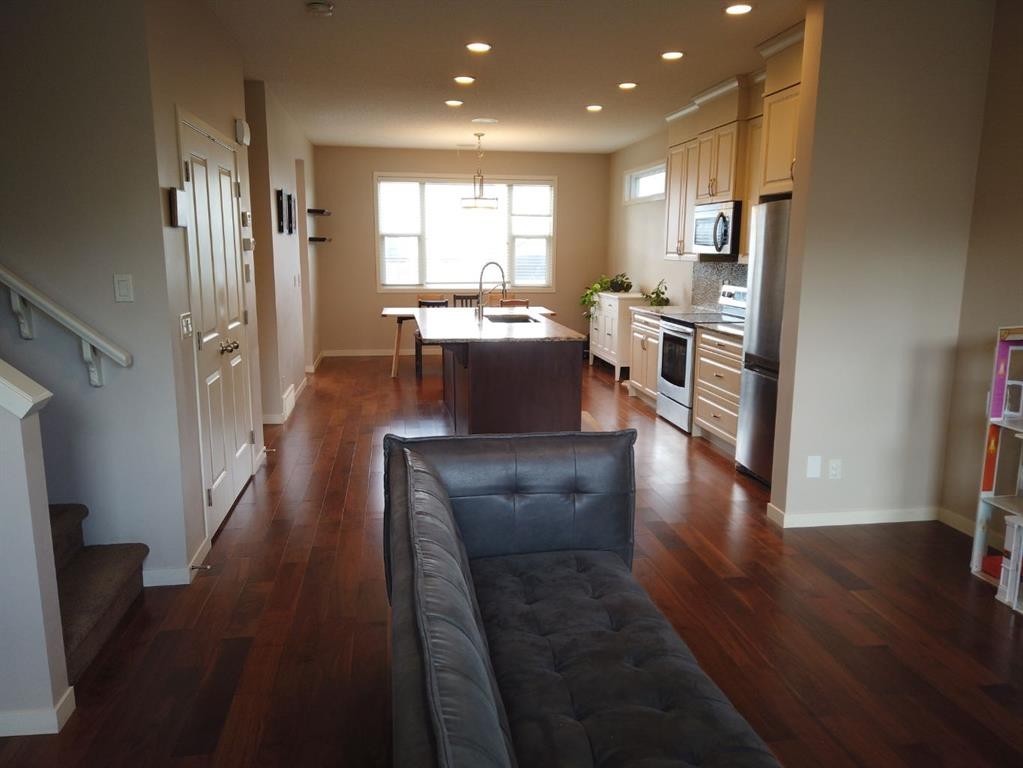 2064 New Brighton Grove Se, Calgary, AB - Indoor