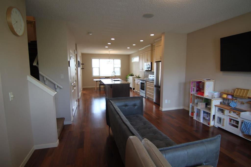 2064 New Brighton Grove Se, Calgary, AB - Indoor