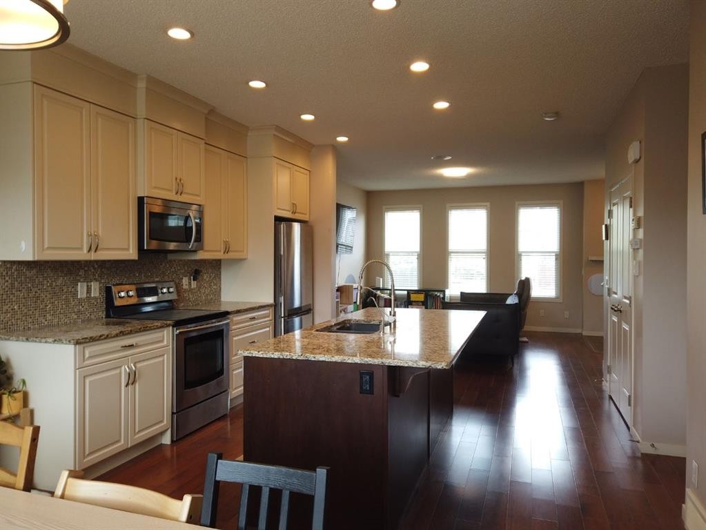 2064 New Brighton Grove Se, Calgary, AB - Indoor Photo Showing Kitchen With Upgraded Kitchen