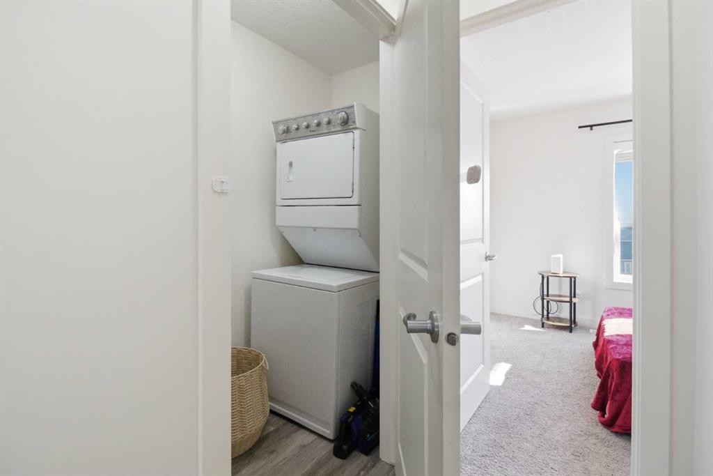 402-11 Evanscrest Mews Nw, Calgary, AB - Indoor Photo Showing Laundry Room