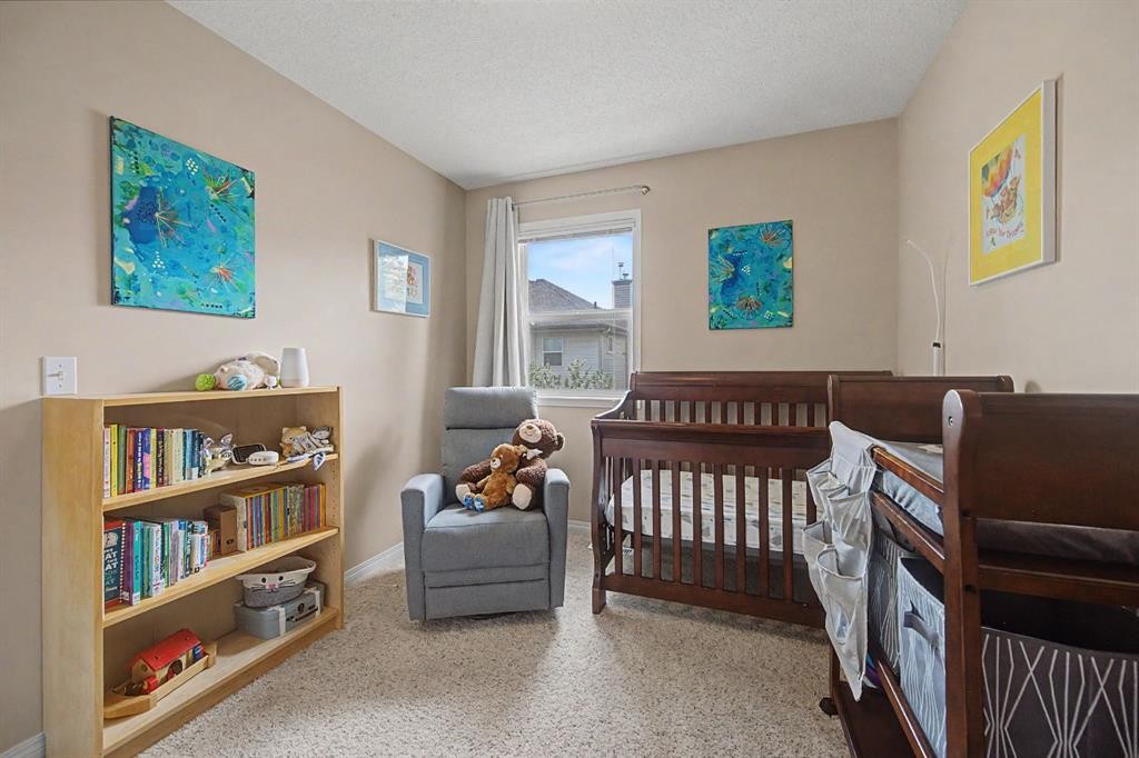 65 Royal Birch Villas Nw, Calgary, AB - Indoor Photo Showing Bedroom