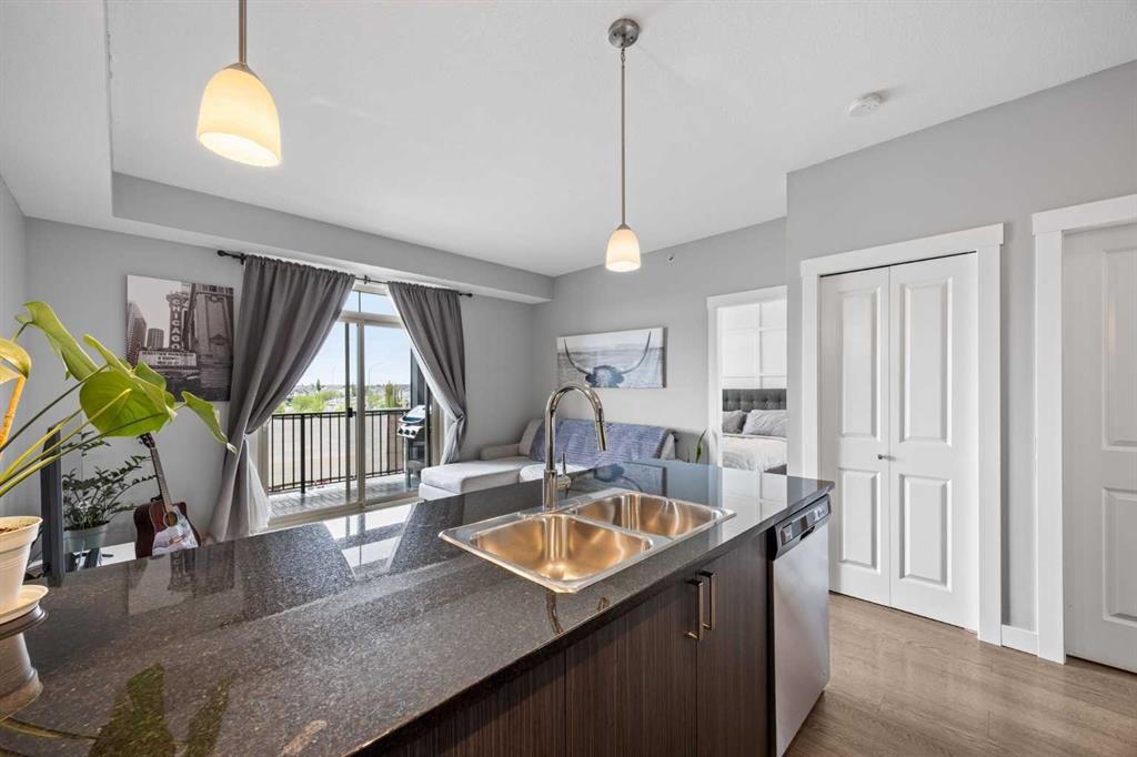 414-117 Copperpond Common, Calgary, AB - Indoor Photo Showing Kitchen With Double Sink