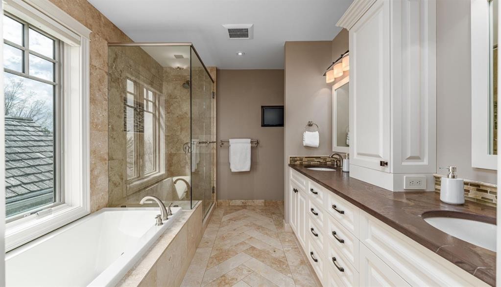 67 Sienna Hills View Sw, Calgary, AB - Indoor Photo Showing Bathroom