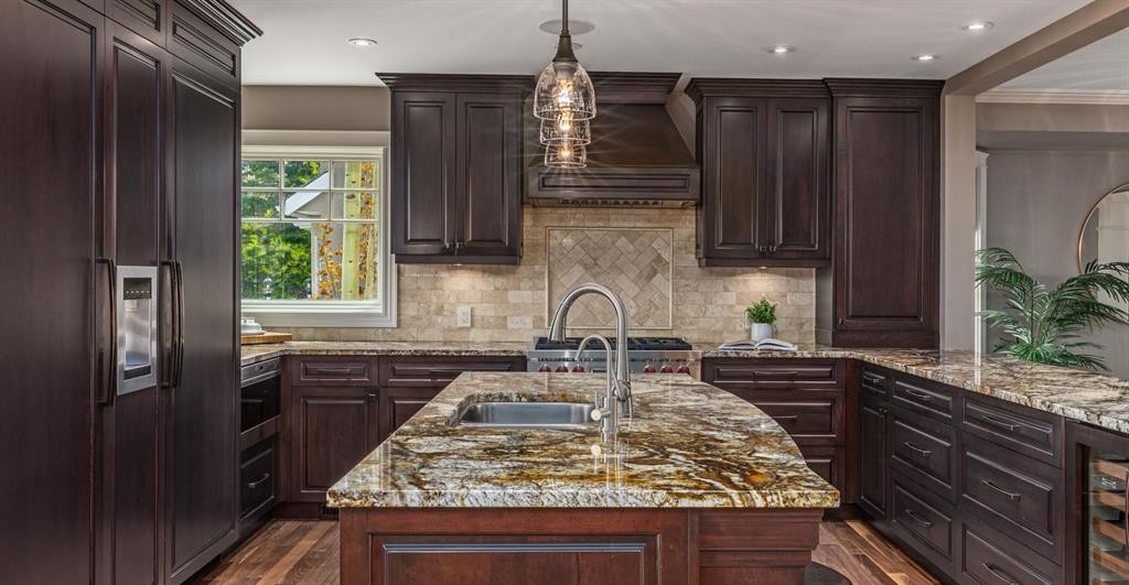 67 Sienna Hills View Sw, Calgary, AB - Indoor Photo Showing Kitchen With Upgraded Kitchen