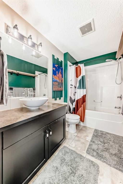 2105-211 Aspen Stone Boulevard Sw, Calgary, AB - Indoor Photo Showing Bathroom