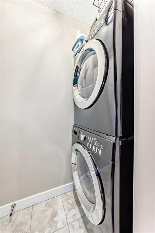 2105-211 Aspen Stone Boulevard Sw, Calgary, AB - Indoor Photo Showing Laundry Room