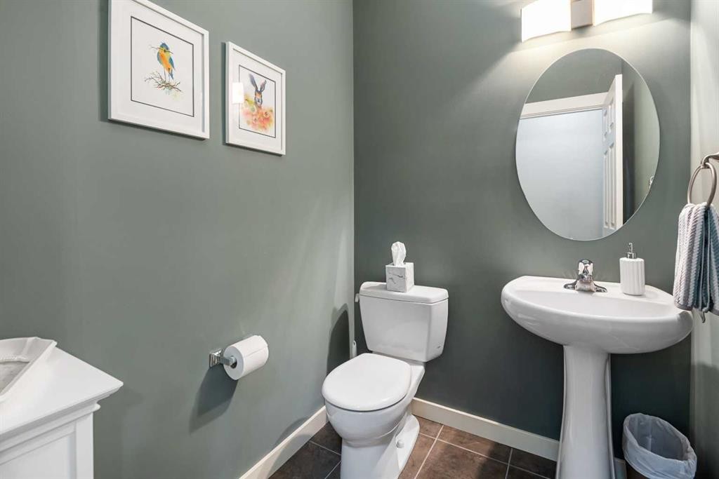 124 Evergreen Circle Sw, Calgary, AB - Indoor Photo Showing Bathroom