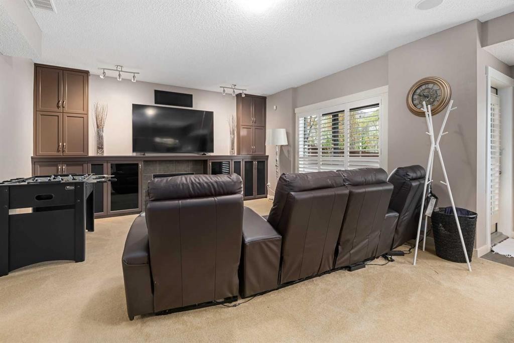 124 Evergreen Circle Sw, Calgary, AB - Indoor