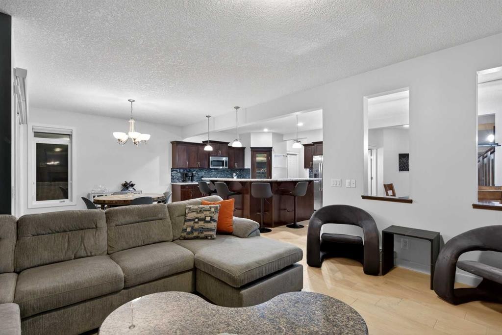 9 Westridge Way, Okotoks, AB - Indoor Photo Showing Living Room