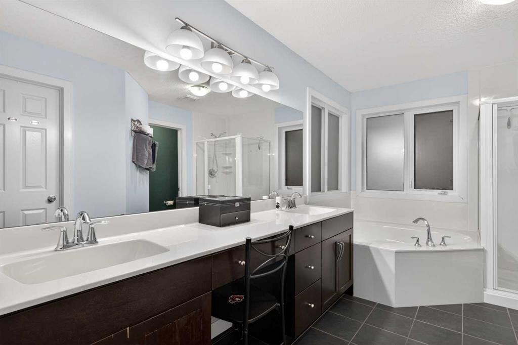 9 Westridge Way, Okotoks, AB - Indoor Photo Showing Bathroom