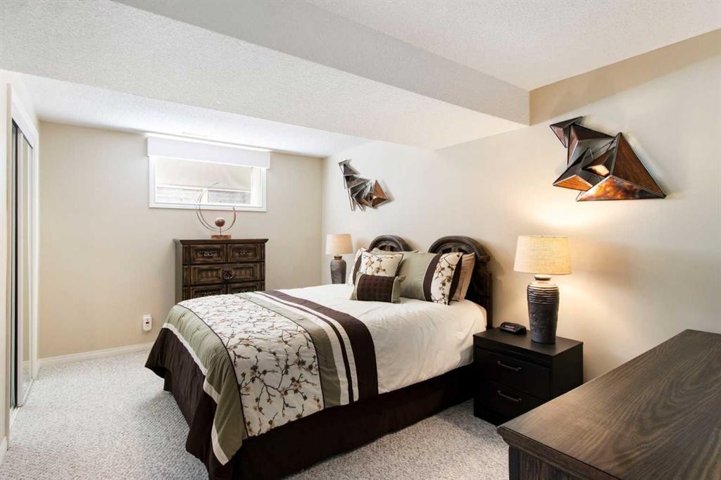 654 Lakeside Drive, Rural Vulcan County, AB - Indoor Photo Showing Bedroom