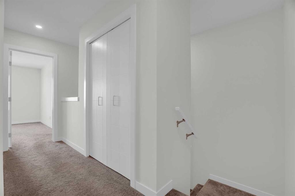 59 D'Arcy Boulevard, Okotoks, AB - Indoor Photo Showing Other Room