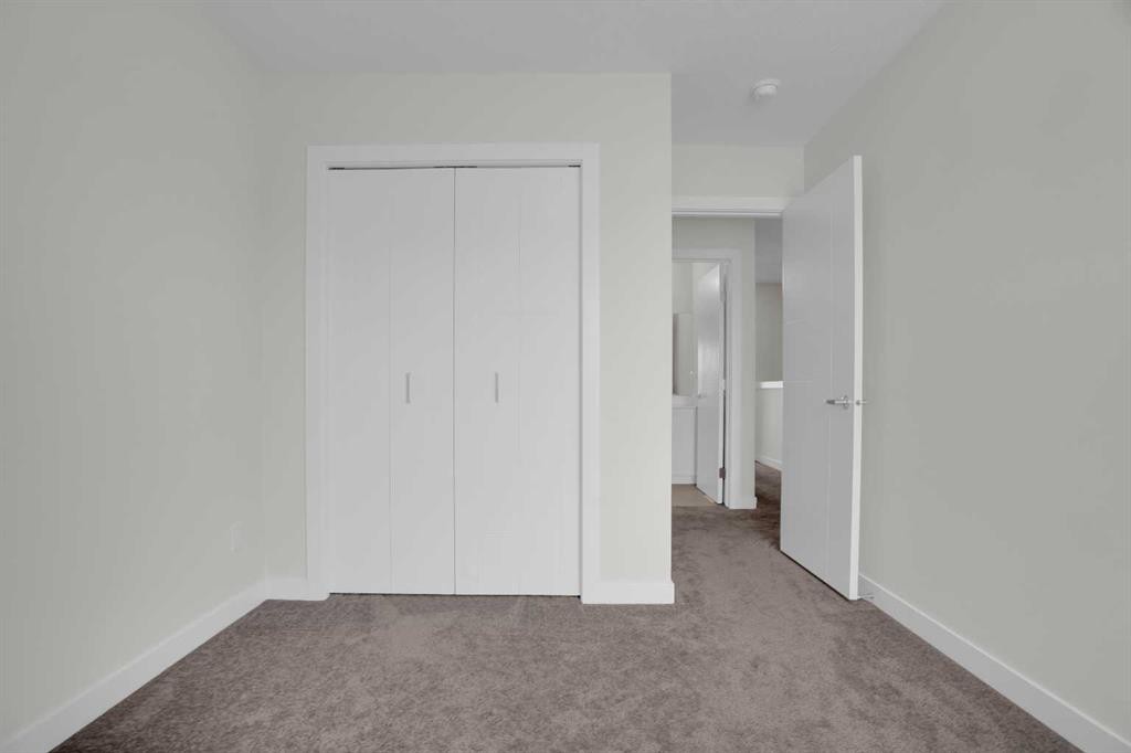 59 D'Arcy Boulevard, Okotoks, AB - Indoor Photo Showing Other Room