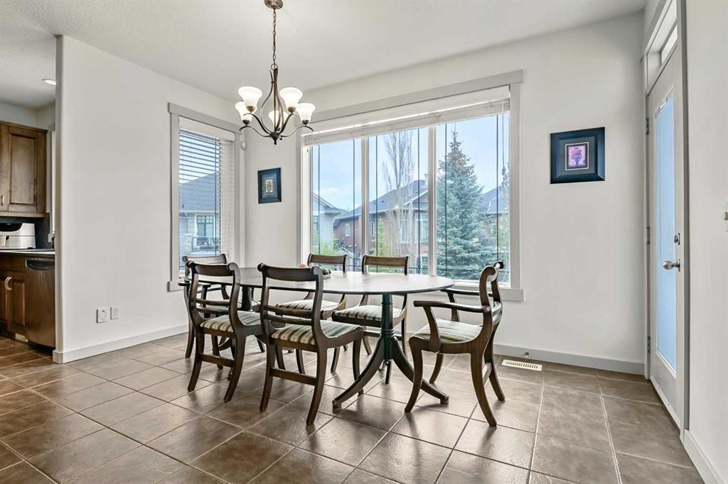 222 Chapala Point Se, Calgary, AB - Indoor Photo Showing Dining Room