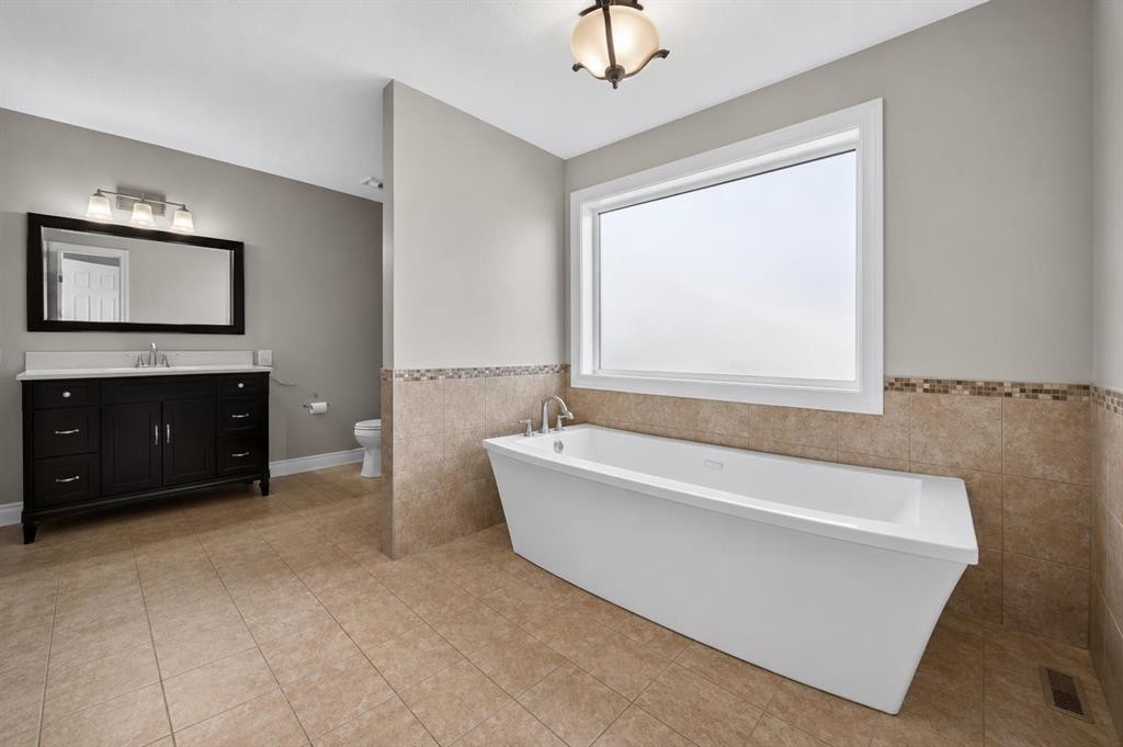 55 Millrise Way Sw, Calgary, AB - Indoor Photo Showing Bathroom