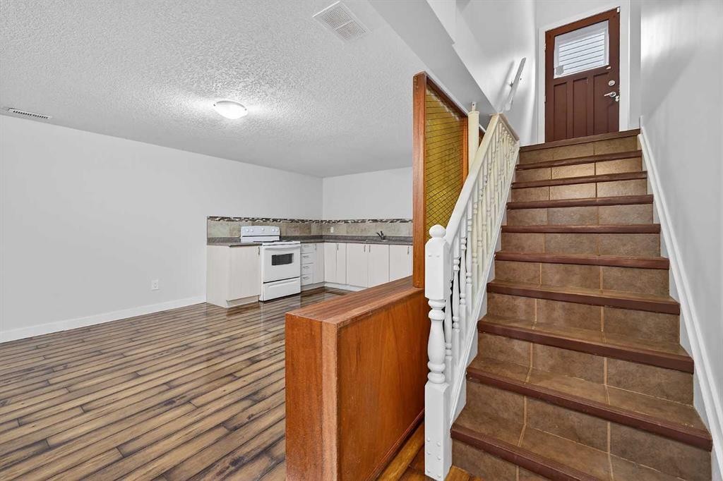 1203 34 Street Se, Calgary, AB