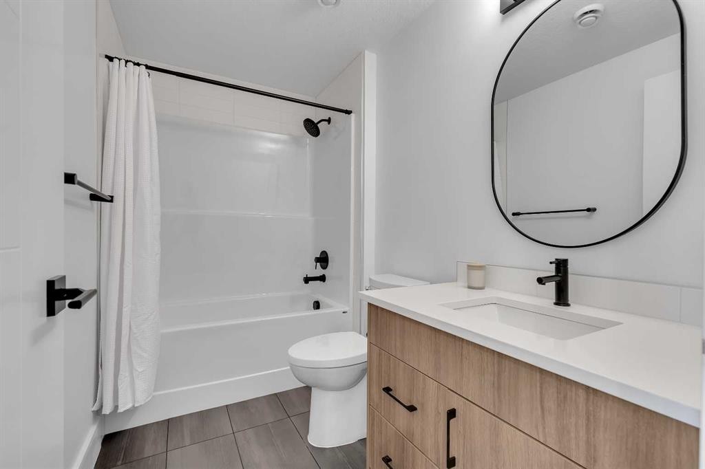 24 Alpine Common Sw, Calgary, AB - Indoor Photo Showing Bathroom