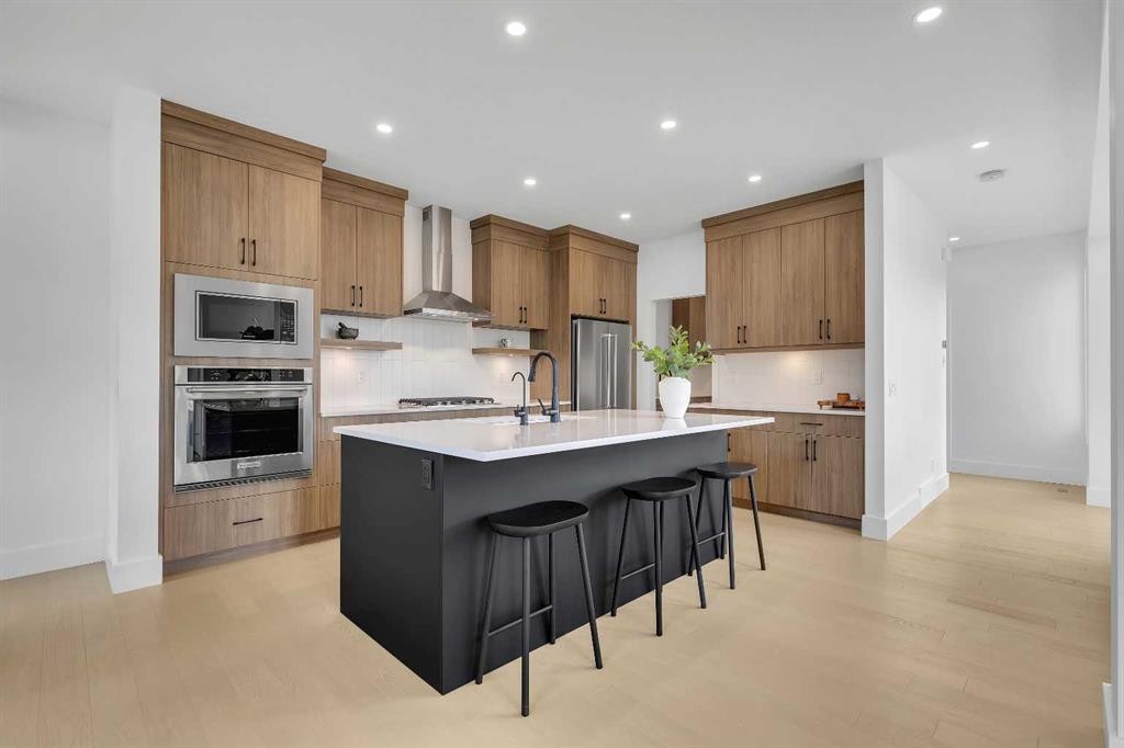 24 Alpine Common Sw, Calgary, AB - Indoor Photo Showing Kitchen With Stainless Steel Kitchen With Upgraded Kitchen