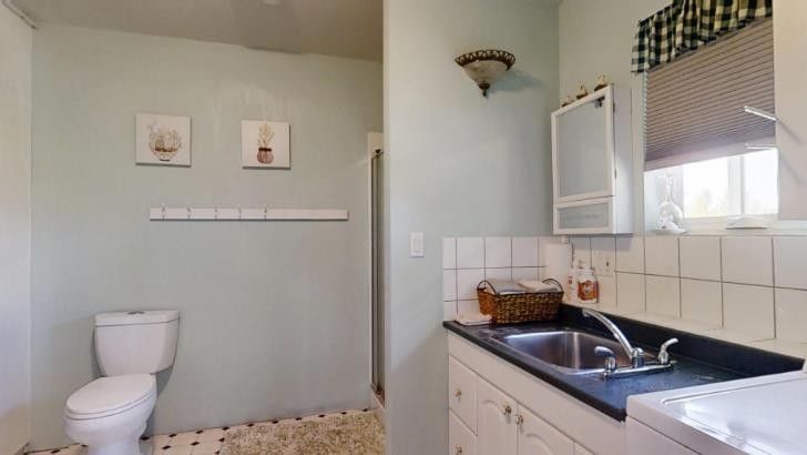 265061 A Hwy 785, Rural Willow Creek No. 26, M.D. Of, AB - Indoor Photo Showing Bathroom