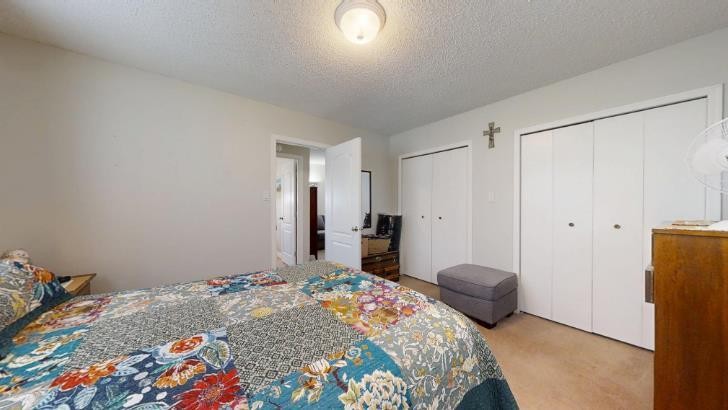 265061 A Hwy 785, Rural Willow Creek No. 26, M.D. Of, AB - Indoor Photo Showing Bedroom