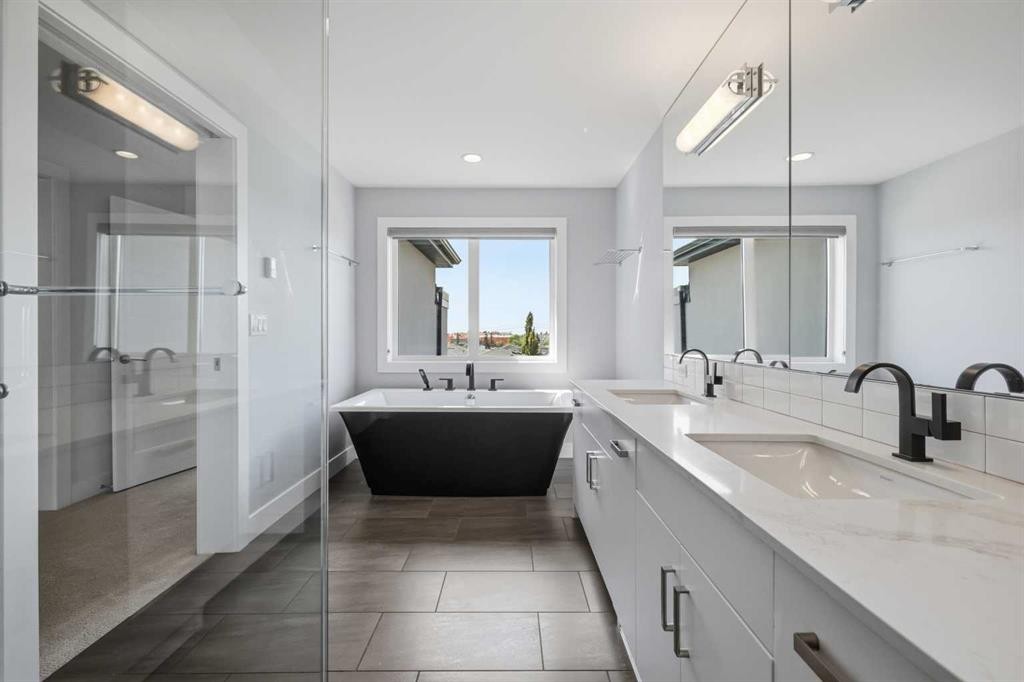 2124 32 Avenue Sw, Calgary, AB