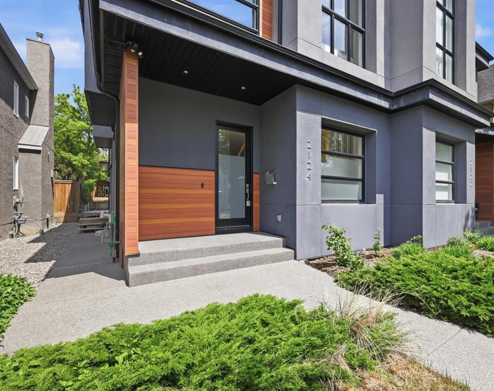 2124 32 Avenue Sw, Calgary, AB