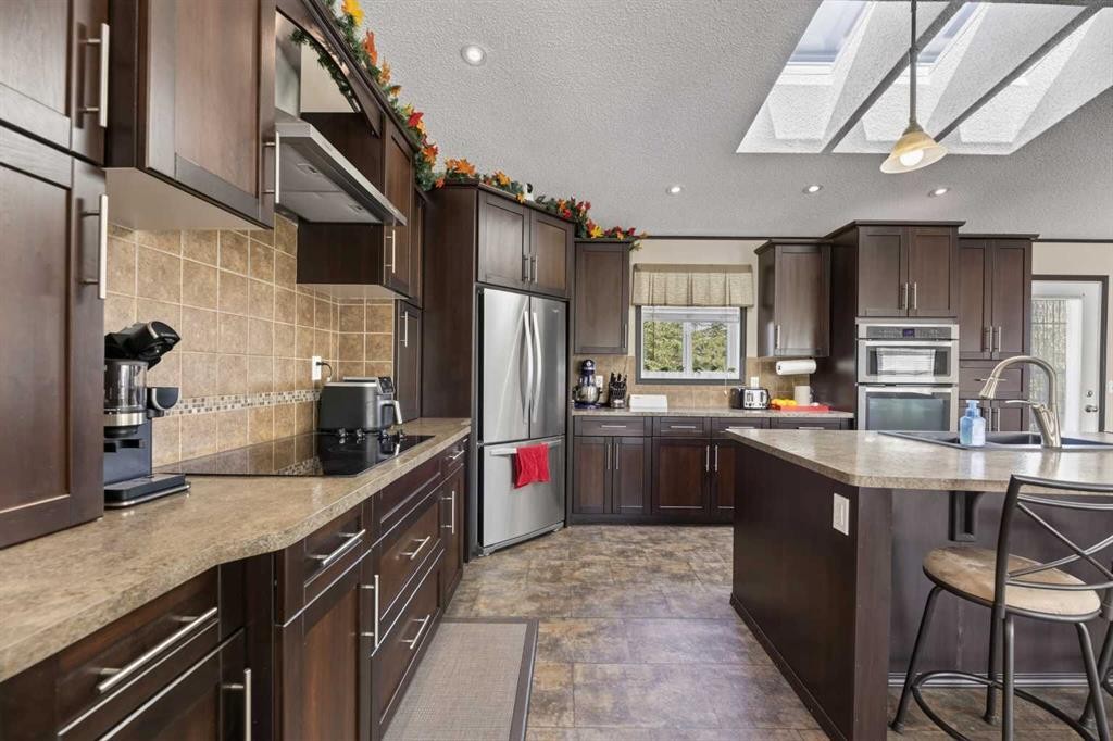 33006 Range Road 290, Rural Mountain View County, AB