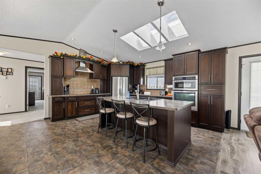 33006 Range Road 290, Rural Mountain View County, AB