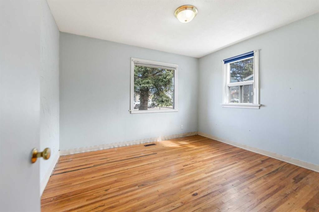 6435 34 Avenue Nw, Calgary, AB - Indoor Photo Showing Other Room